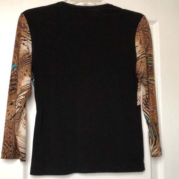 Animal print top. Colorblocking with black. Size S. Polyester spandex - Picture 3 of 7